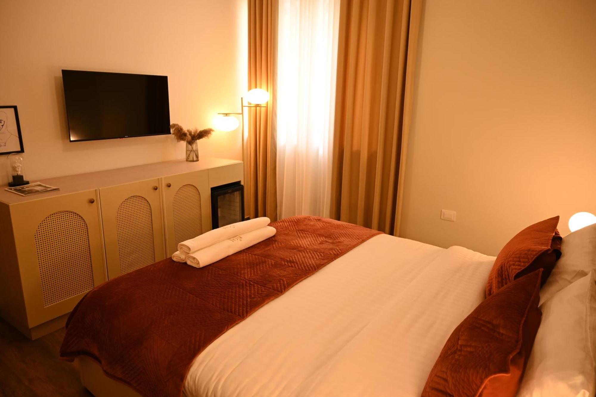 Niche Boutique Hotel Tirana Exterior photo