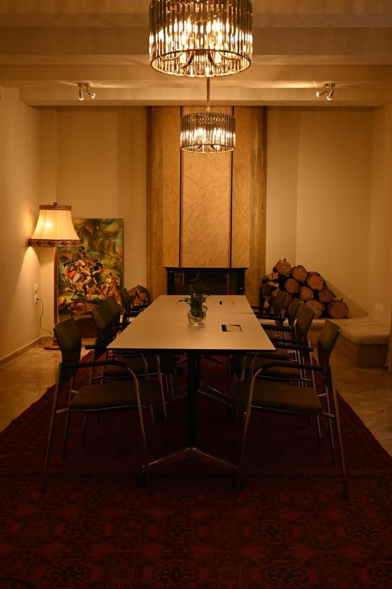 Niche Boutique Hotel Tirana Exterior photo